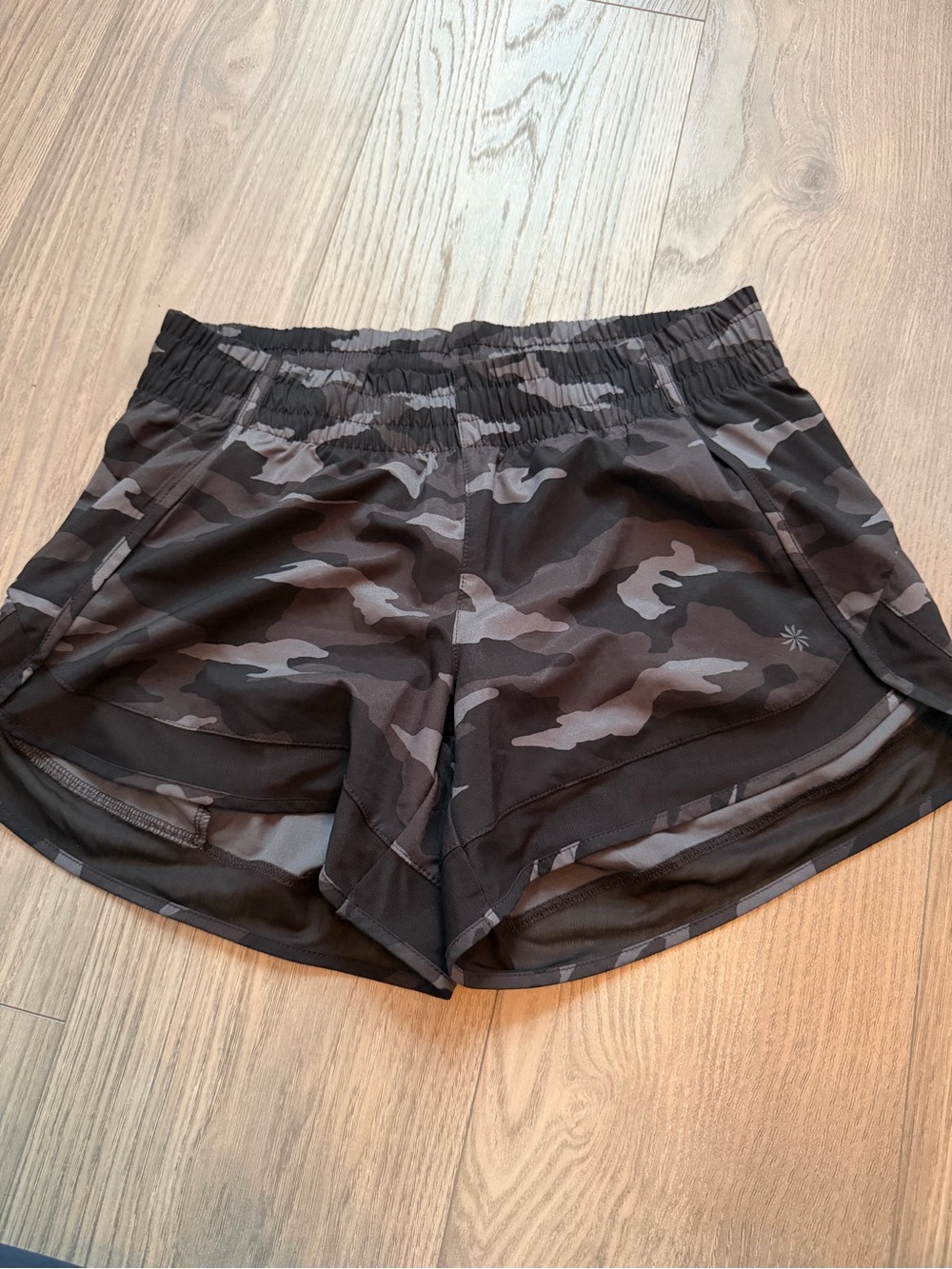 Athleta Printed Mesh Racer Run Short Camo Black Gray XS